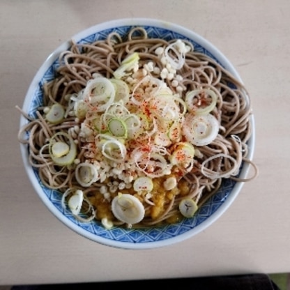 今日はカレーたぬきそばを作りました。普通のたぬきそばをカレーパウダーでアレンジして見ました。同じカレー料理と言う事で作ったよレポートを送らせて頂きました。